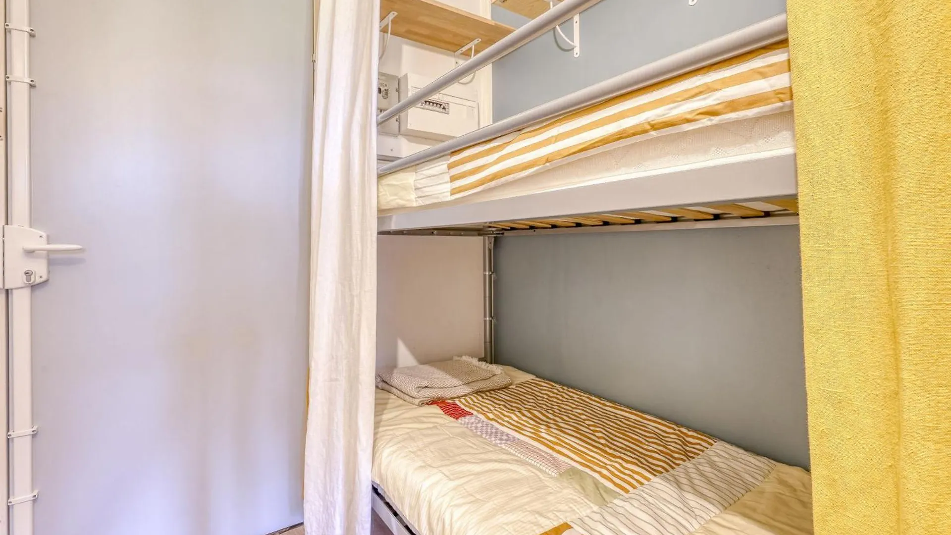 Studio Les Aigues Marines-73 By Interhome 생시르쉬르메르 아파트